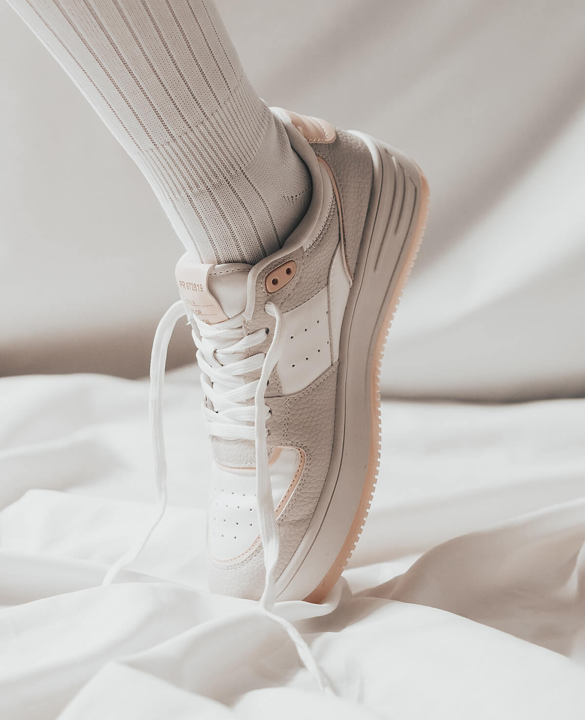 Athletic shoes